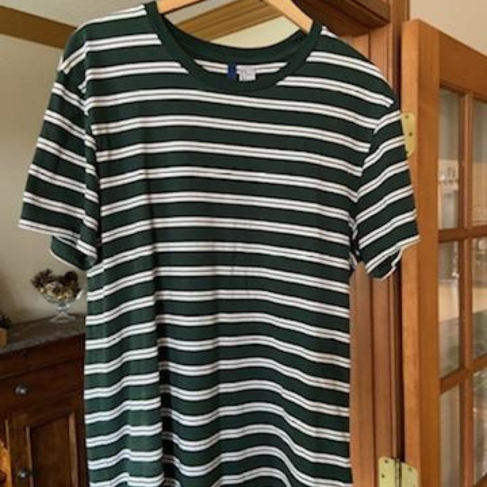 MENS SIZE MEDIUM H&M T-SHIRT
